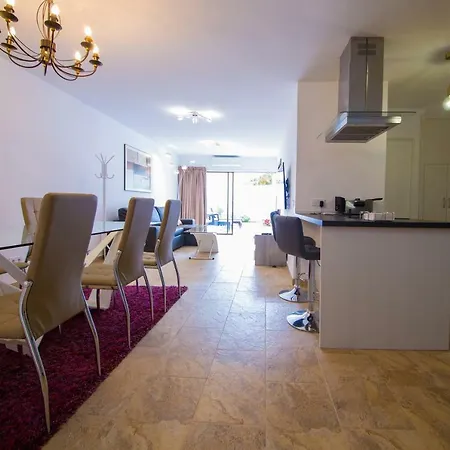 Calle Lanzarote 29c 普拉亚戴尔雷安格莱斯